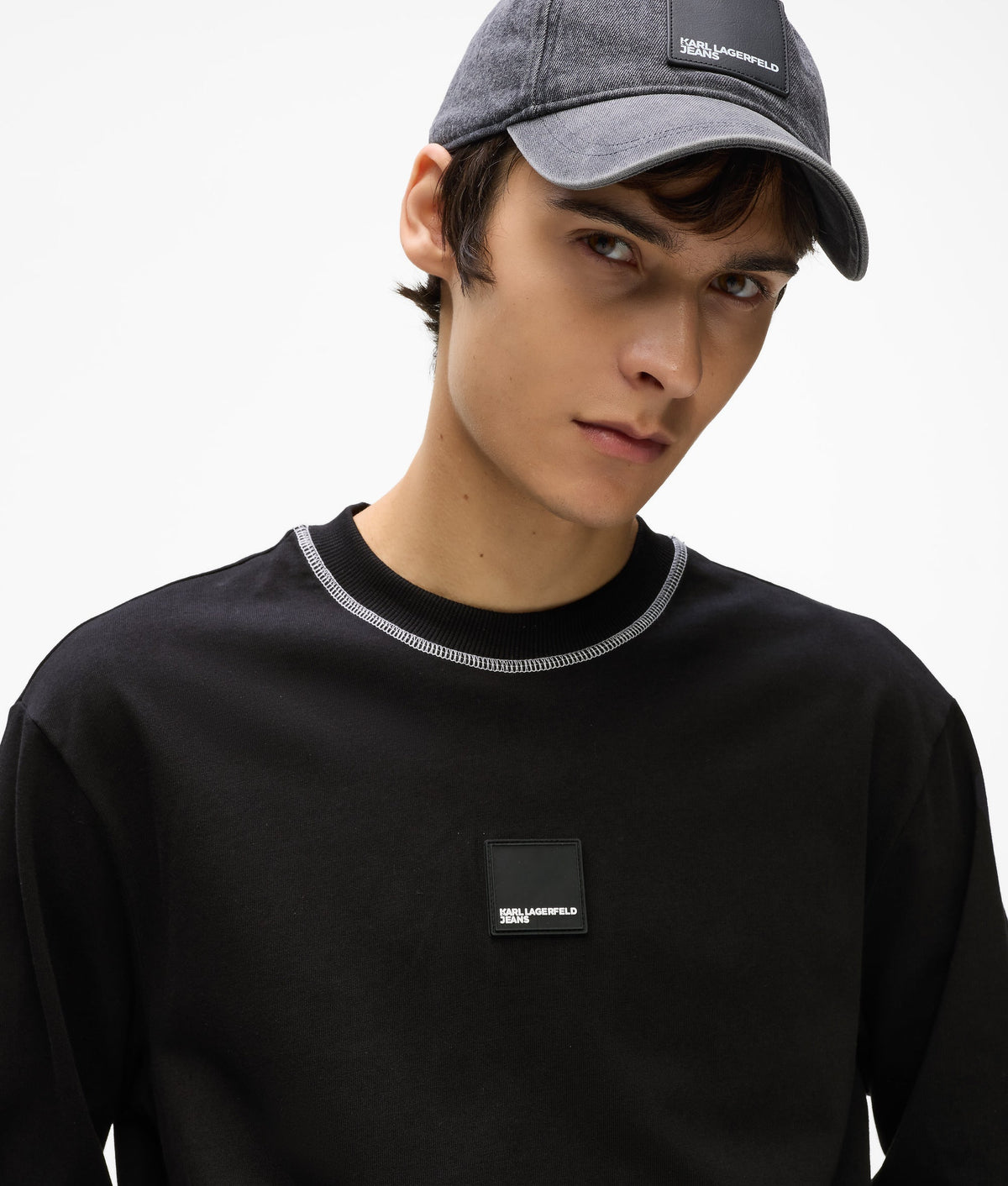 Contrast stitch long-sleeved T-shirt