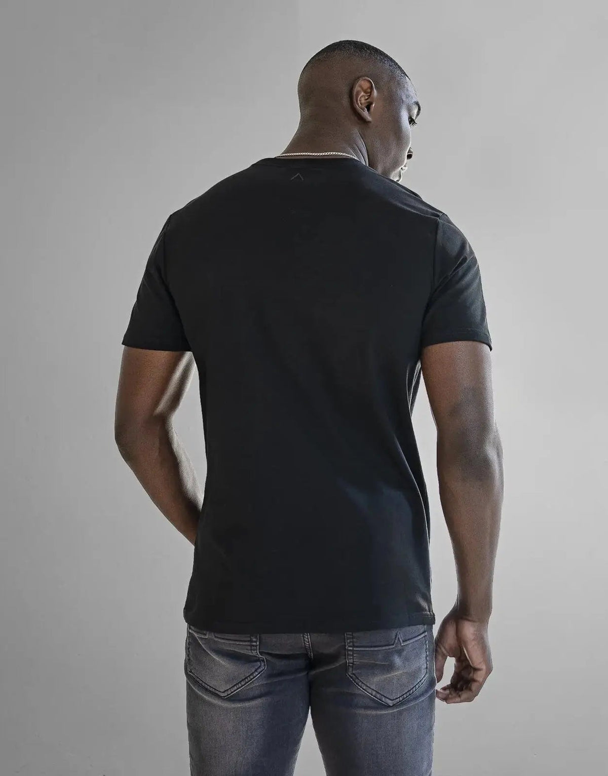 Fade Iconic Badge Black T-Shirt - view 5